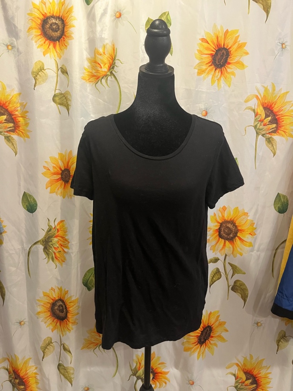 H&M Black Short Sleeve Scoop Neck Tee